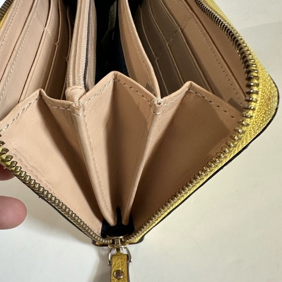 🍋 Kate Spade Wellesley Limoncello Leather Continental Wallet 🍋 - Picture 7 of 16